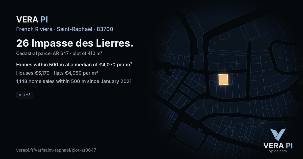 26 Impasse des Lierres, Saint-Raphaël at night – the plot lit, the parcels around coloured by the prices near them