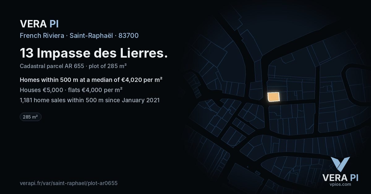 13 Impasse des Lierres, Saint-Raphaël at night – the plot lit, the parcels around coloured by the prices near them