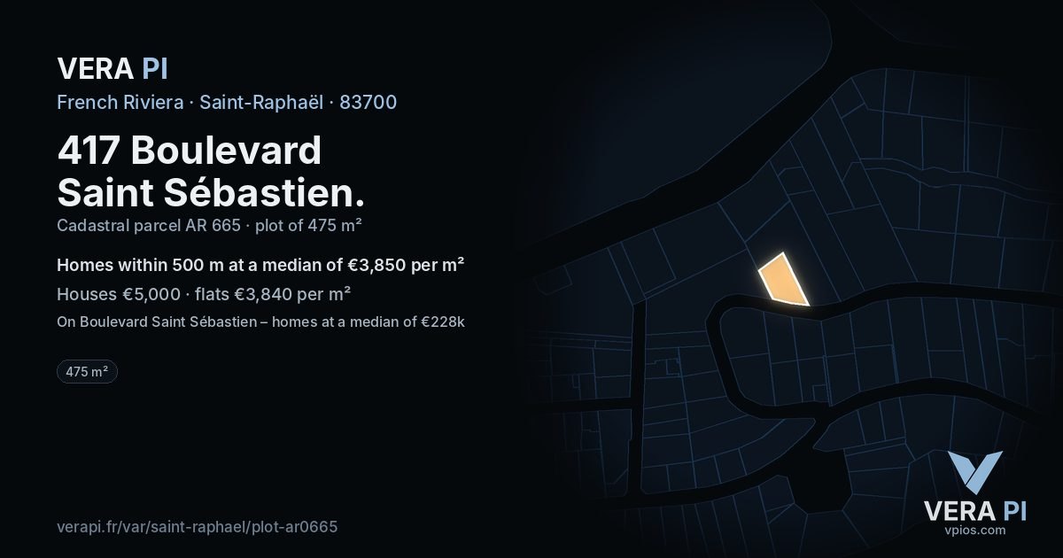 417 Boulevard Saint Sébastien, Saint-Raphaël at night – the plot lit, the parcels around coloured by the prices near them