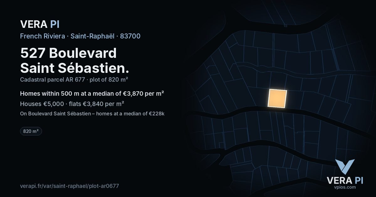 527 Boulevard Saint Sébastien, Saint-Raphaël at night – the plot lit, the parcels around coloured by the prices near them