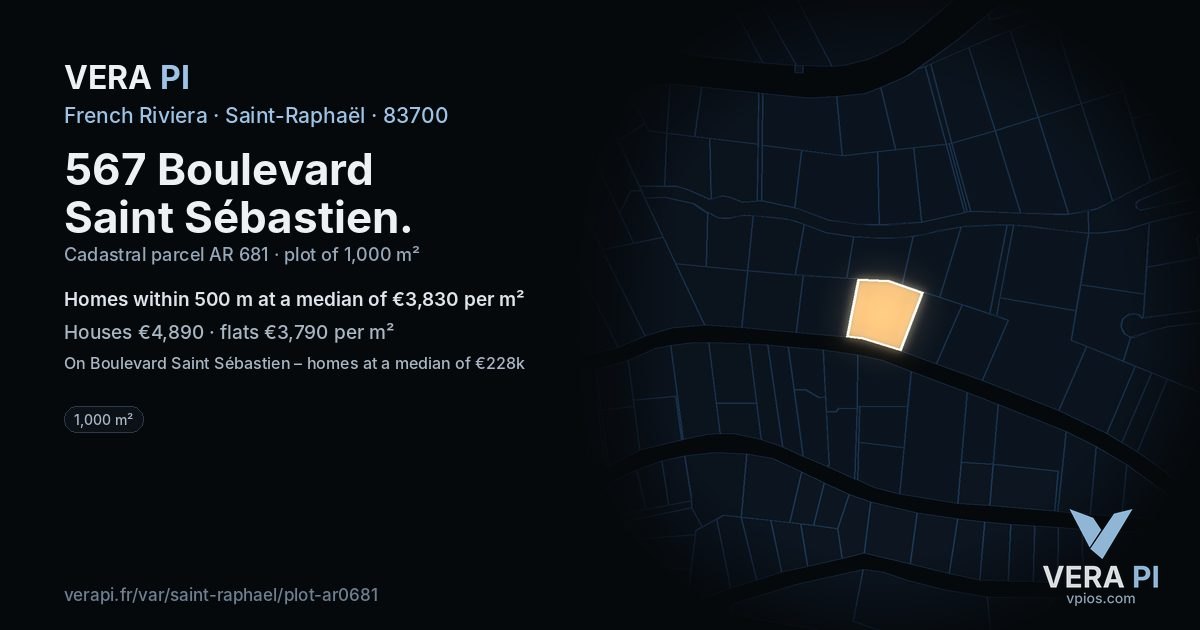 567 Boulevard Saint Sébastien, Saint-Raphaël at night – the plot lit, the parcels around coloured by the prices near them