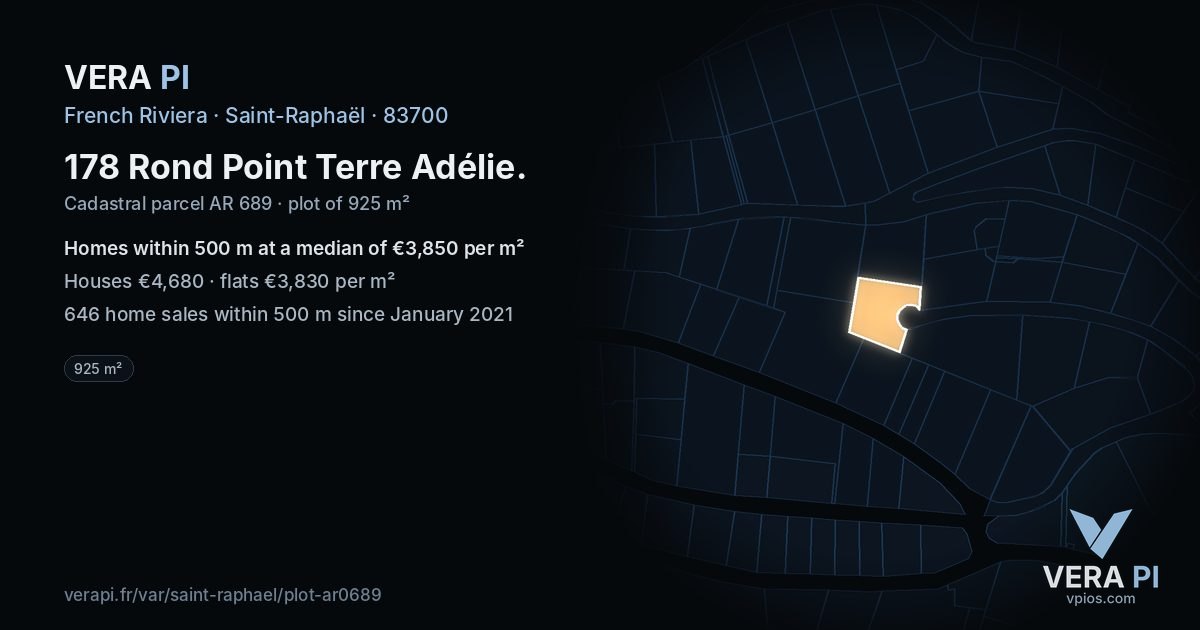 178 Rond Point Terre Adélie, Saint-Raphaël at night – the plot lit, the parcels around coloured by the prices near them