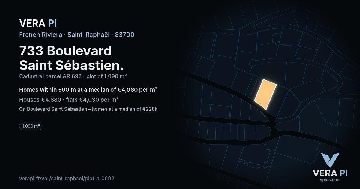 733 Boulevard Saint Sébastien, Saint-Raphaël at night – the plot lit, the parcels around coloured by the prices near them
