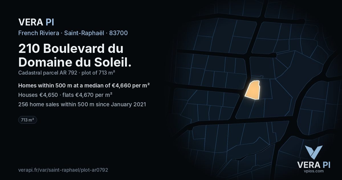 210 Boulevard du Domaine du Soleil, Saint-Raphaël at night – the plot lit, the parcels around coloured by the prices near them