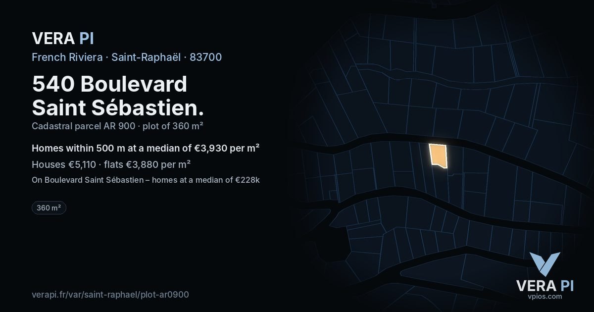 540 Boulevard Saint Sébastien, Saint-Raphaël at night – the plot lit, the parcels around coloured by the prices near them