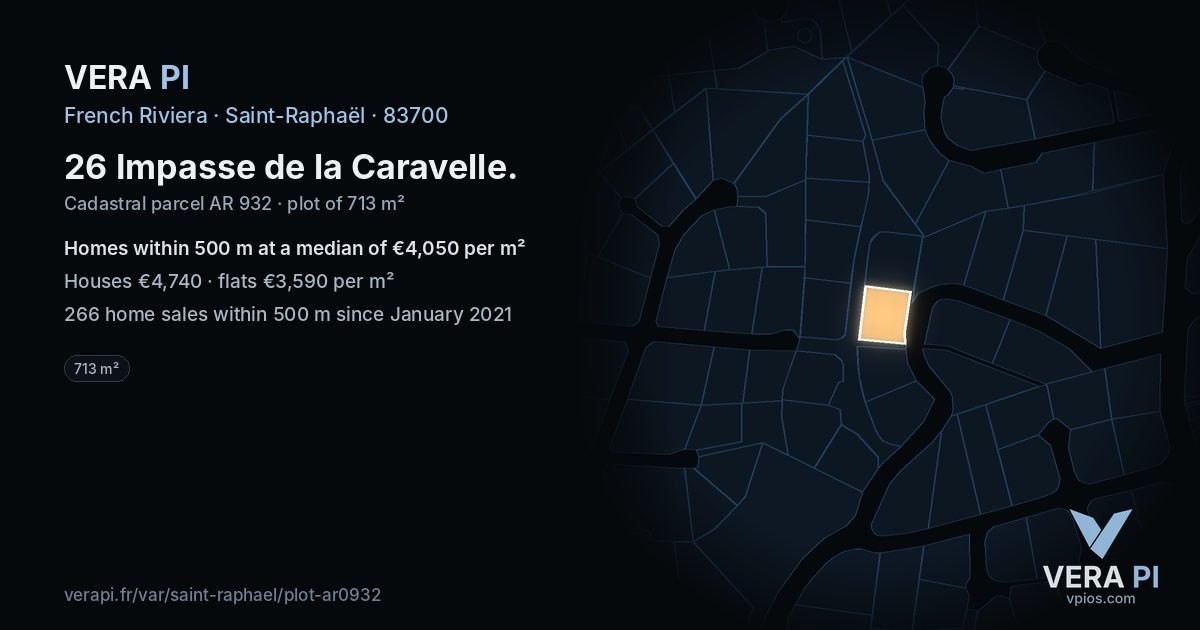 26 Impasse de la Caravelle, Saint-Raphaël at night – the plot lit, the parcels around coloured by the prices near them