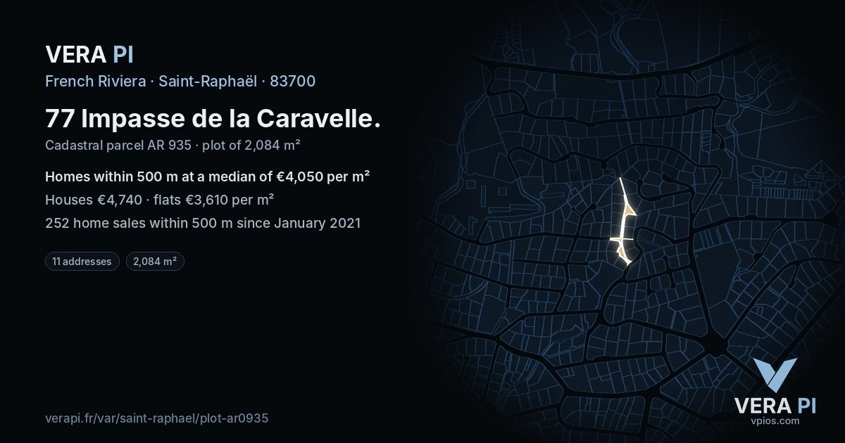 77 Impasse de la Caravelle, Saint-Raphaël at night – the plot lit, the parcels around coloured by the prices near them