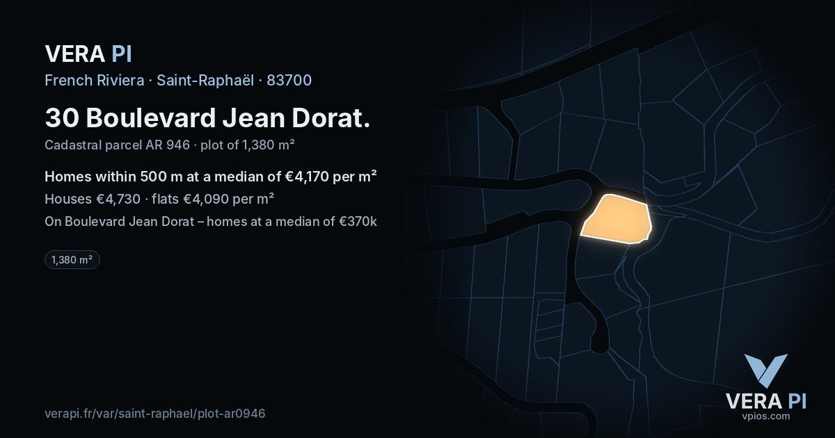 30 Boulevard Jean Dorat, Saint-Raphaël at night – the plot lit, the parcels around coloured by the prices near them