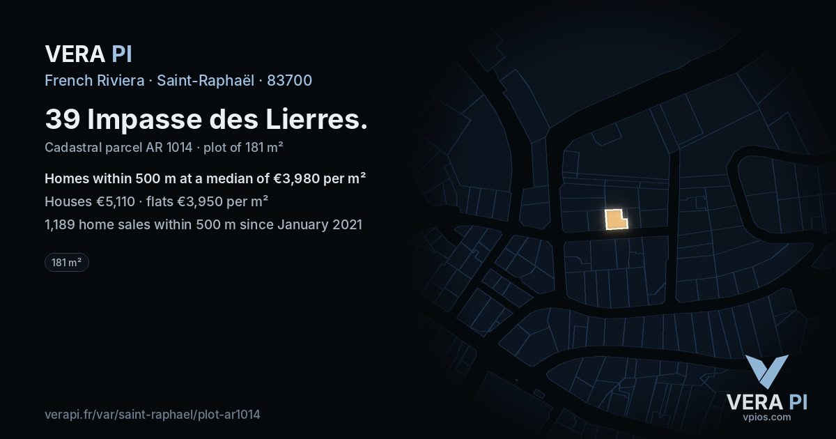 39 Impasse des Lierres, Saint-Raphaël at night – the plot lit, the parcels around coloured by the prices near them