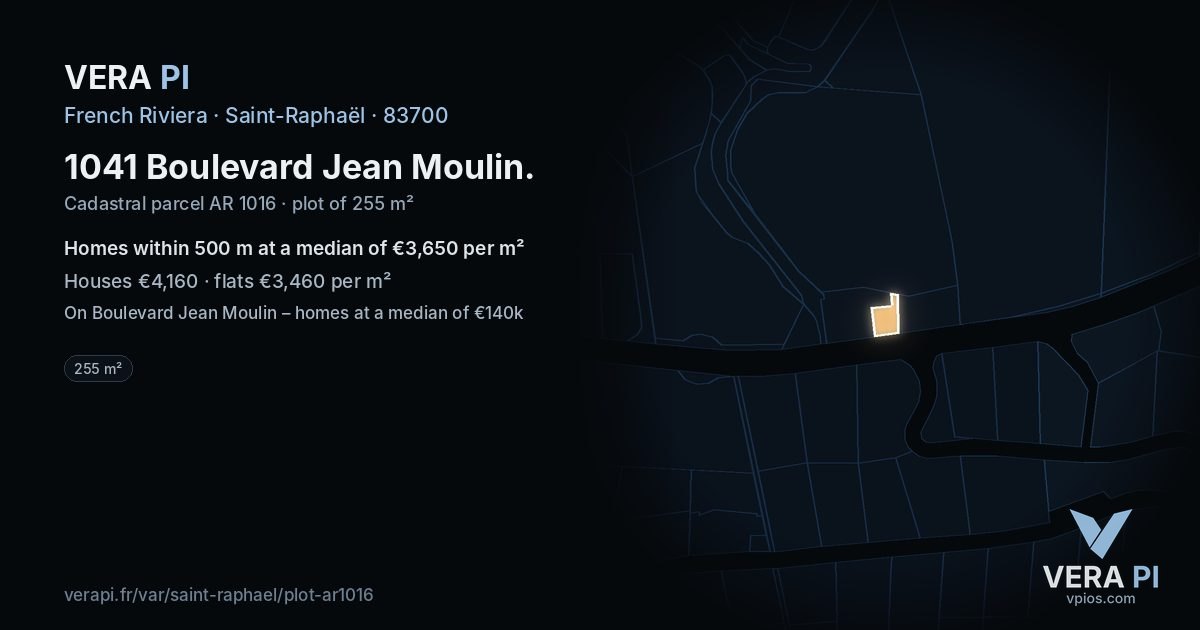 1041 Boulevard Jean Moulin, Saint-Raphaël at night – the plot lit, the parcels around coloured by the prices near them