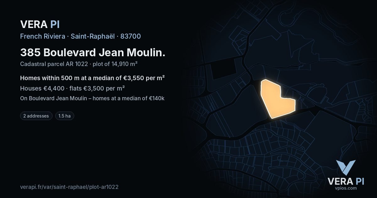 385 Boulevard Jean Moulin, Saint-Raphaël at night – the plot lit, the parcels around coloured by the prices near them