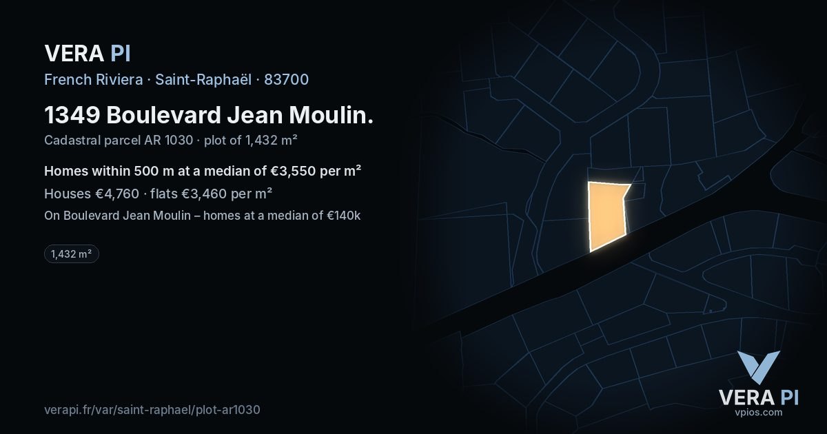1349 Boulevard Jean Moulin, Saint-Raphaël at night – the plot lit, the parcels around coloured by the prices near them