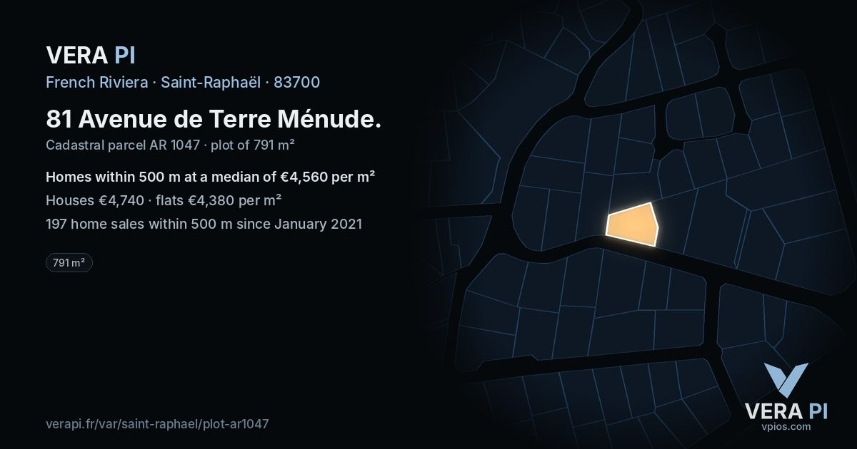 81 Avenue de Terre Ménude, Saint-Raphaël at night – the plot lit, the parcels around coloured by the prices near them