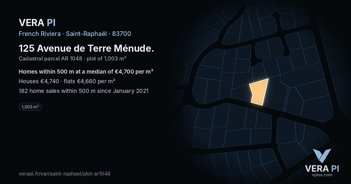 125 Avenue de Terre Ménude, Saint-Raphaël at night – the plot lit, the parcels around coloured by the prices near them