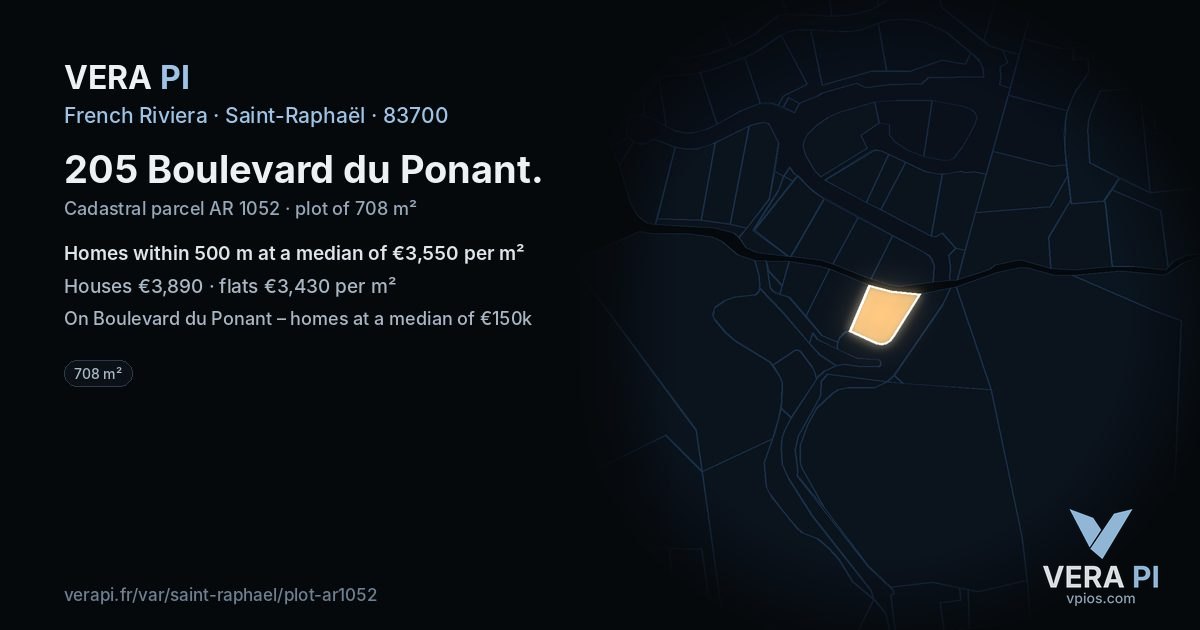 205 Boulevard du Ponant, Saint-Raphaël at night – the plot lit, the parcels around coloured by the prices near them