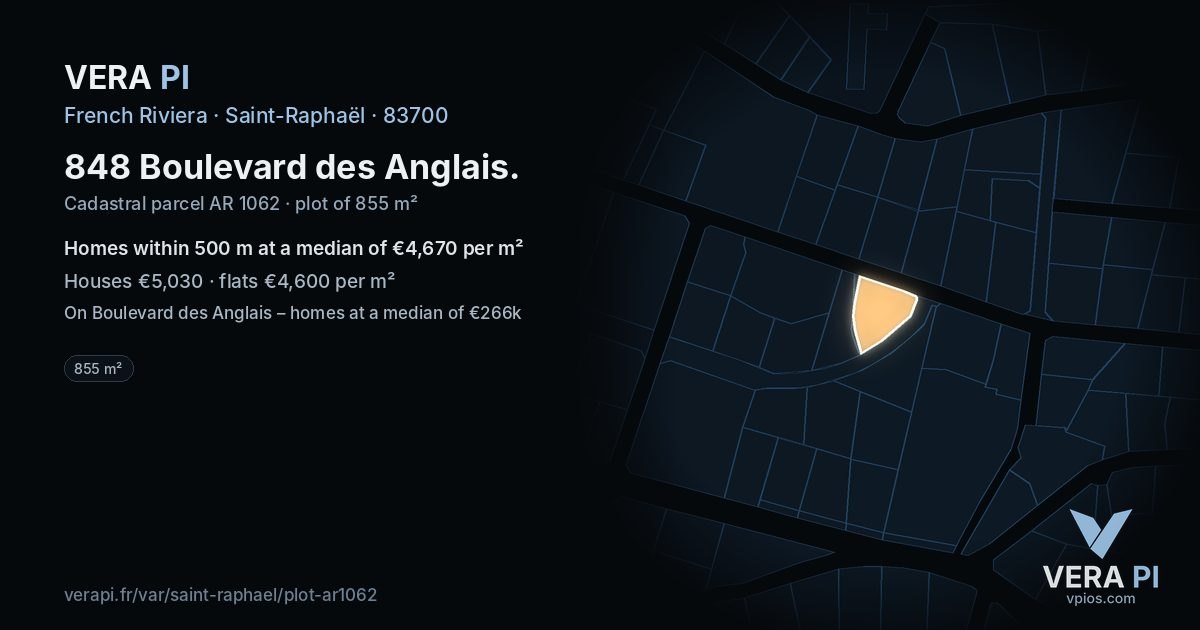 848 Boulevard des Anglais, Saint-Raphaël at night – the plot lit, the parcels around coloured by the prices near them