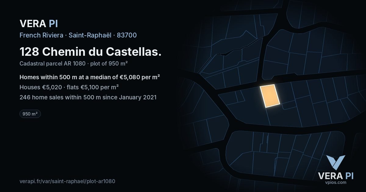 128 Chemin du Castellas, Saint-Raphaël at night – the plot lit, the parcels around coloured by the prices near them