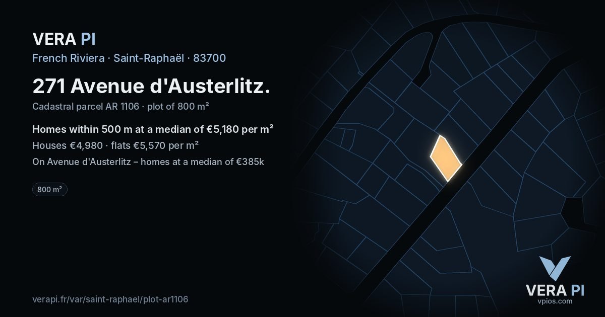 271 Avenue d'Austerlitz, Saint-Raphaël at night – the plot lit, the parcels around coloured by the prices near them