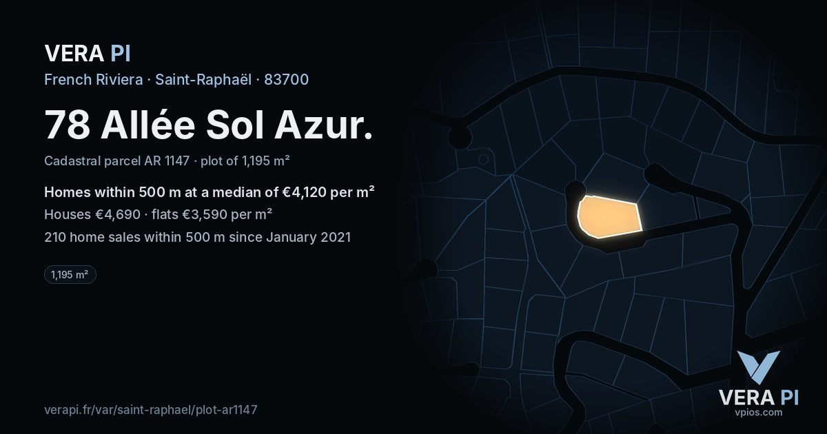 78 Allée Sol Azur, Saint-Raphaël at night – the plot lit, the parcels around coloured by the prices near them
