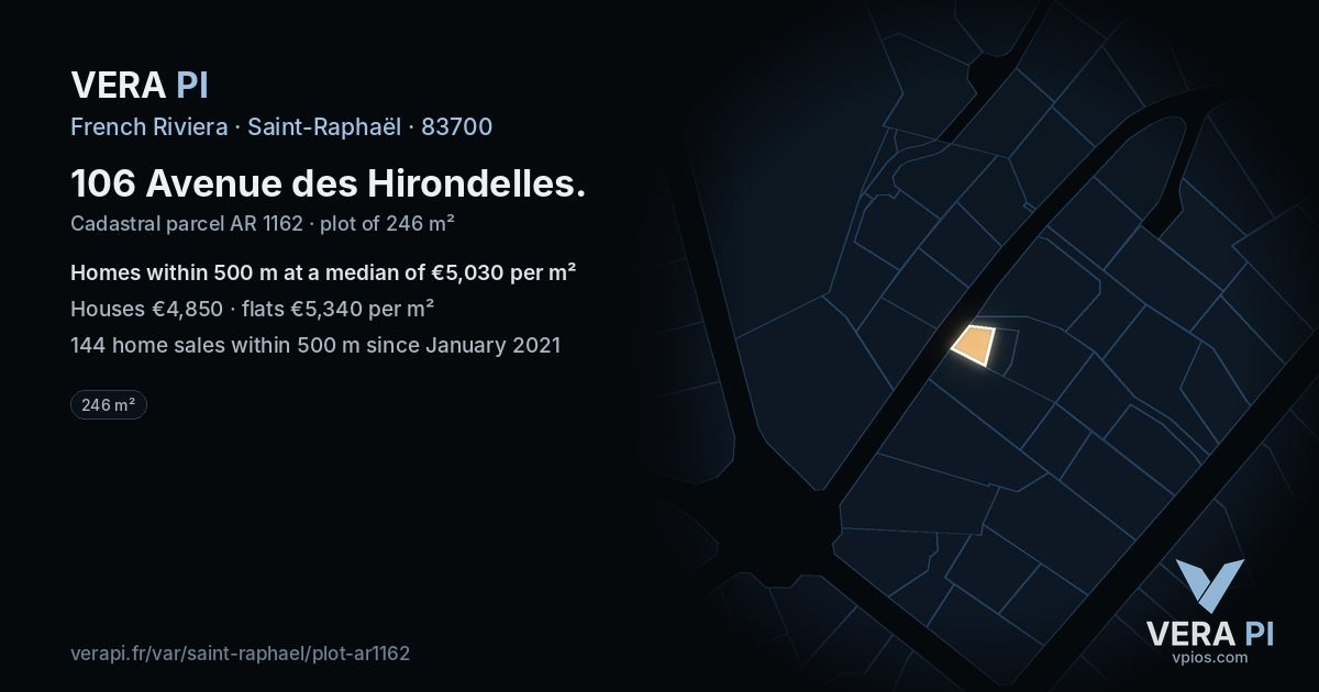 106 Avenue des Hirondelles, Saint-Raphaël at night – the plot lit, the parcels around coloured by the prices near them