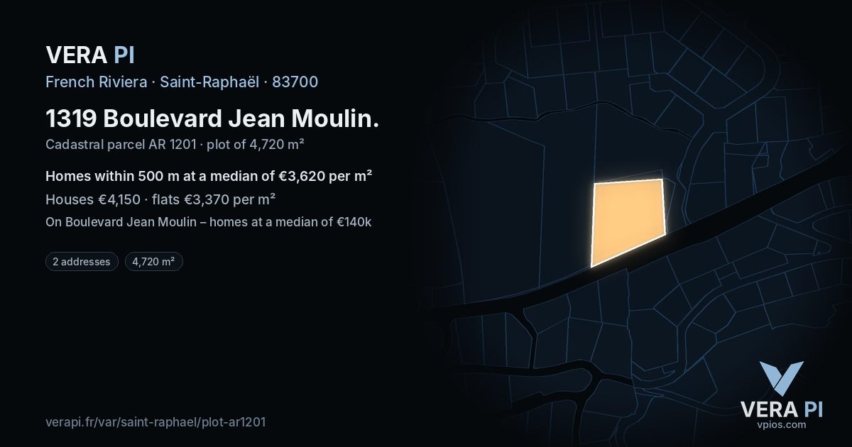 1319 Boulevard Jean Moulin, Saint-Raphaël at night – the plot lit, the parcels around coloured by the prices near them
