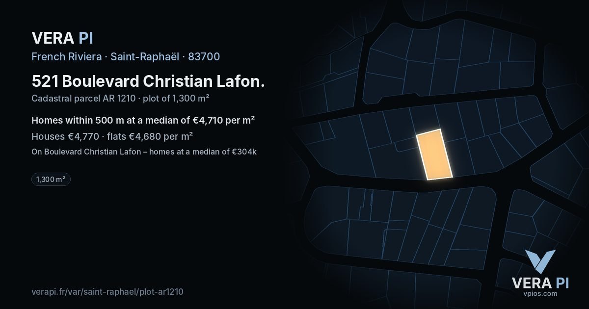 521 Boulevard Christian Lafon, Saint-Raphaël at night – the plot lit, the parcels around coloured by the prices near them