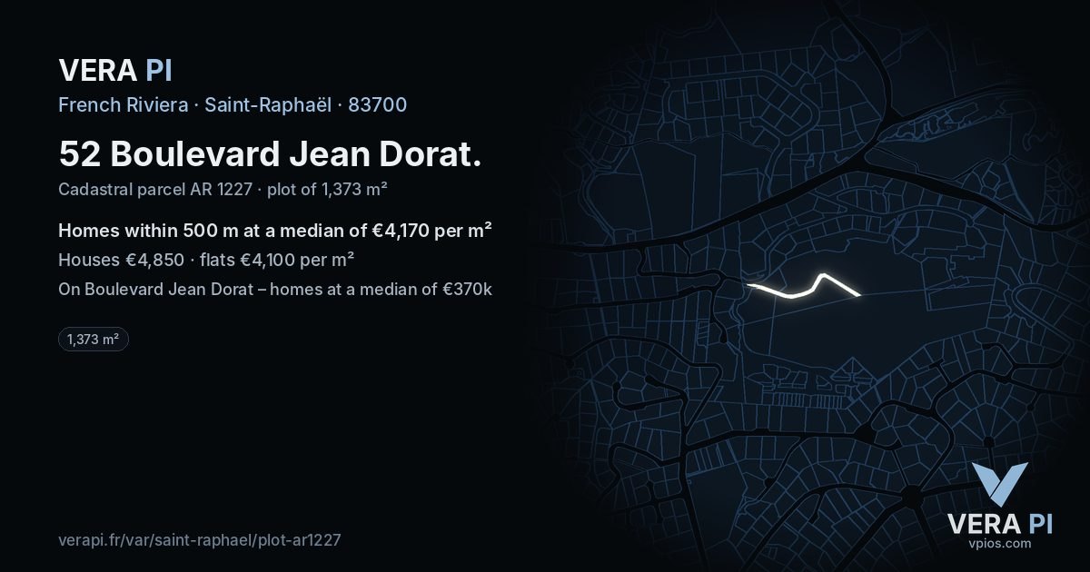 52 Boulevard Jean Dorat, Saint-Raphaël at night – the plot lit, the parcels around coloured by the prices near them