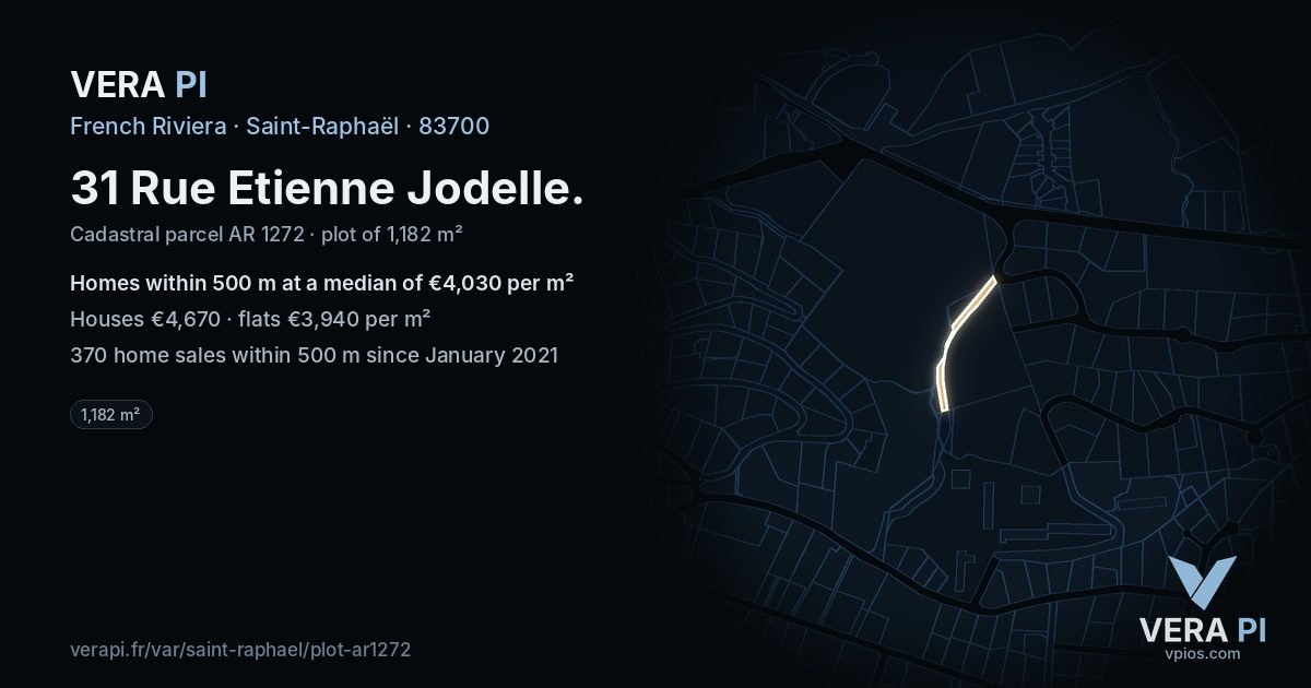 31 Rue Etienne Jodelle, Saint-Raphaël at night – the plot lit, the parcels around coloured by the prices near them