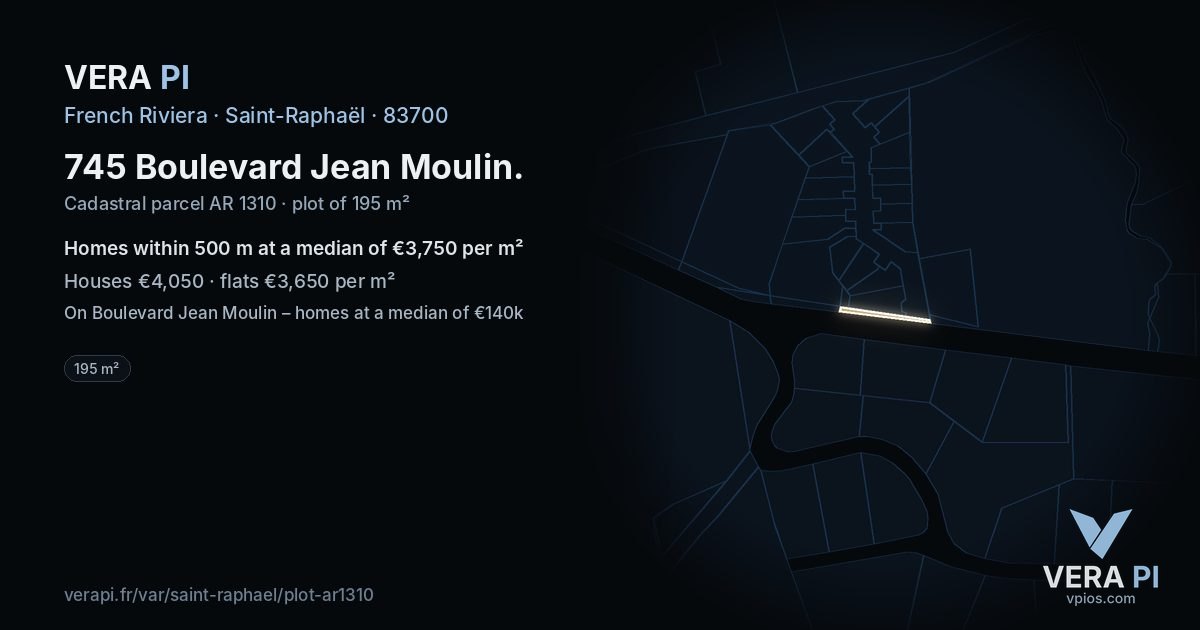 745 Boulevard Jean Moulin, Saint-Raphaël at night – the plot lit, the parcels around coloured by the prices near them