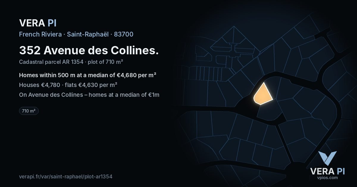 352 Avenue des Collines, Saint-Raphaël at night – the plot lit, the parcels around coloured by the prices near them