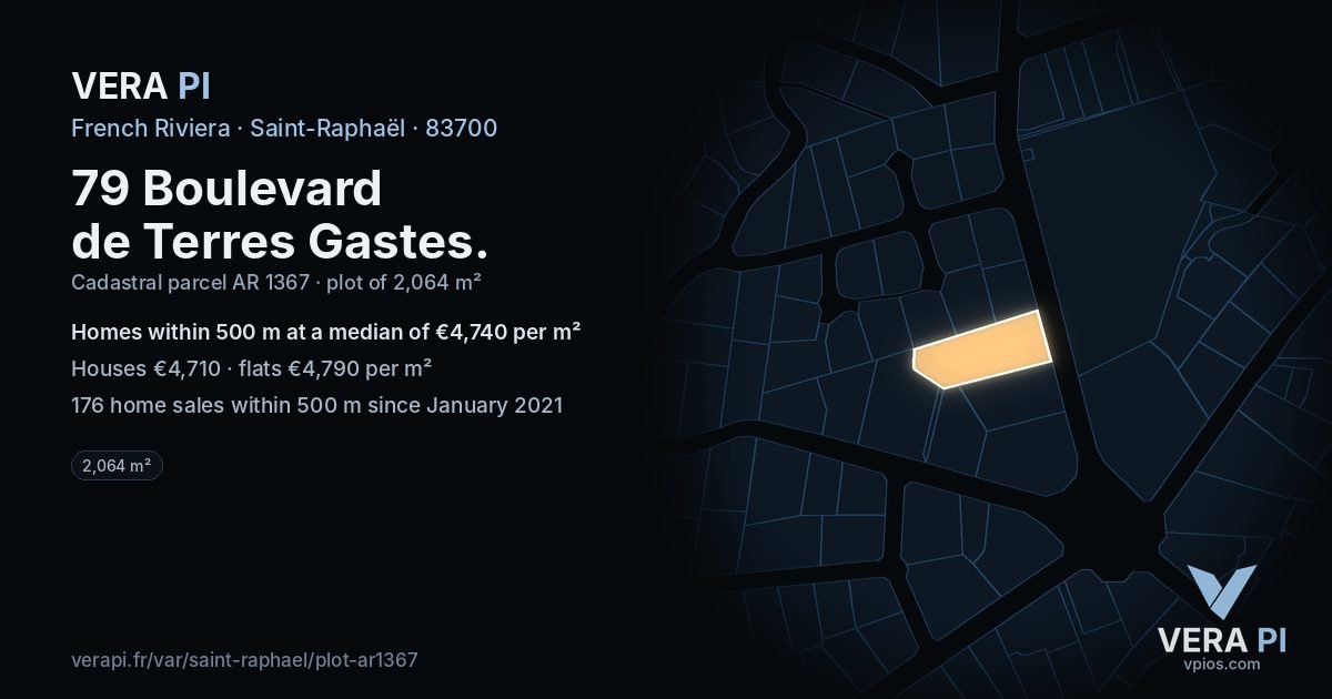 79 Boulevard de Terres Gastes, Saint-Raphaël at night – the plot lit, the parcels around coloured by the prices near them