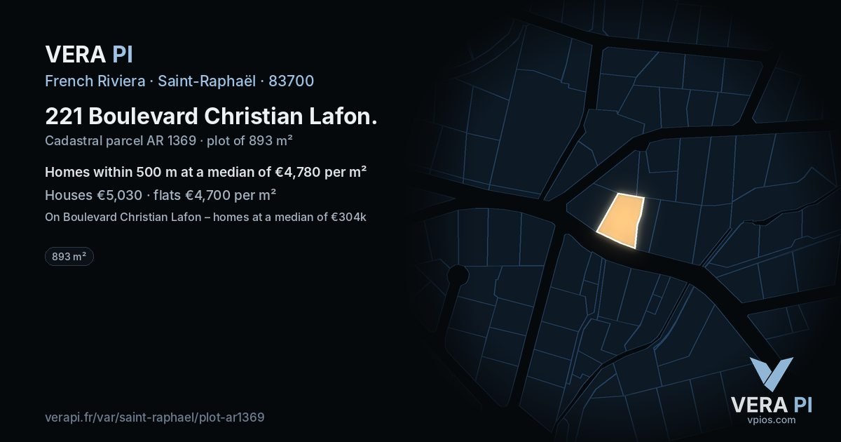 221 Boulevard Christian Lafon, Saint-Raphaël at night – the plot lit, the parcels around coloured by the prices near them