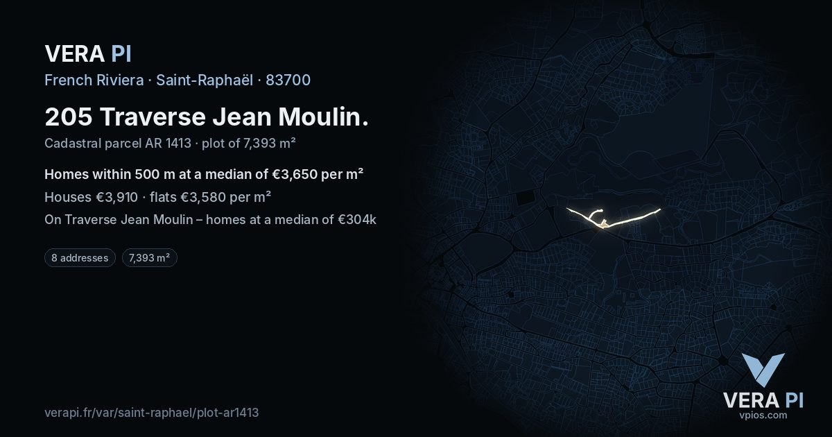 205 Traverse Jean Moulin, Saint-Raphaël at night – the plot lit, the parcels around coloured by the prices near them
