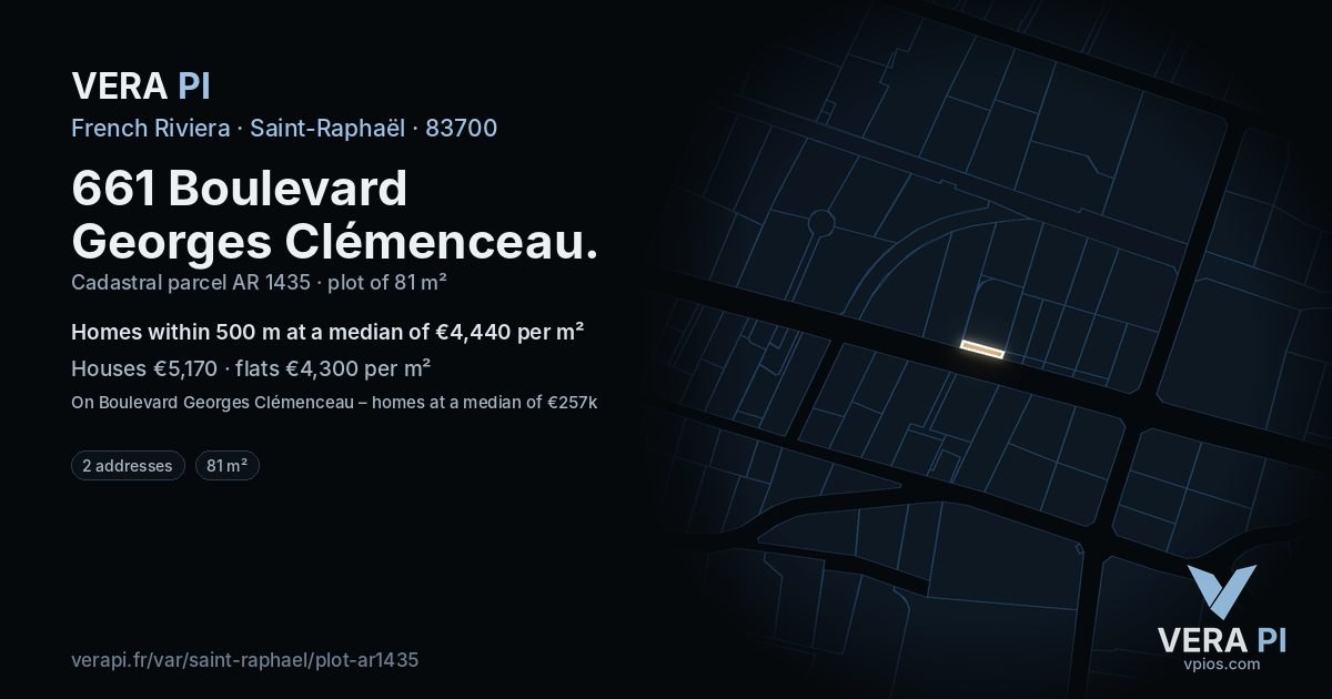 661 Boulevard Georges Clémenceau, Saint-Raphaël at night – the plot lit, the parcels around coloured by the prices near them