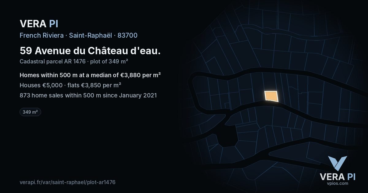 59 Avenue du Château d'eau, Saint-Raphaël at night – the plot lit, the parcels around coloured by the prices near them
