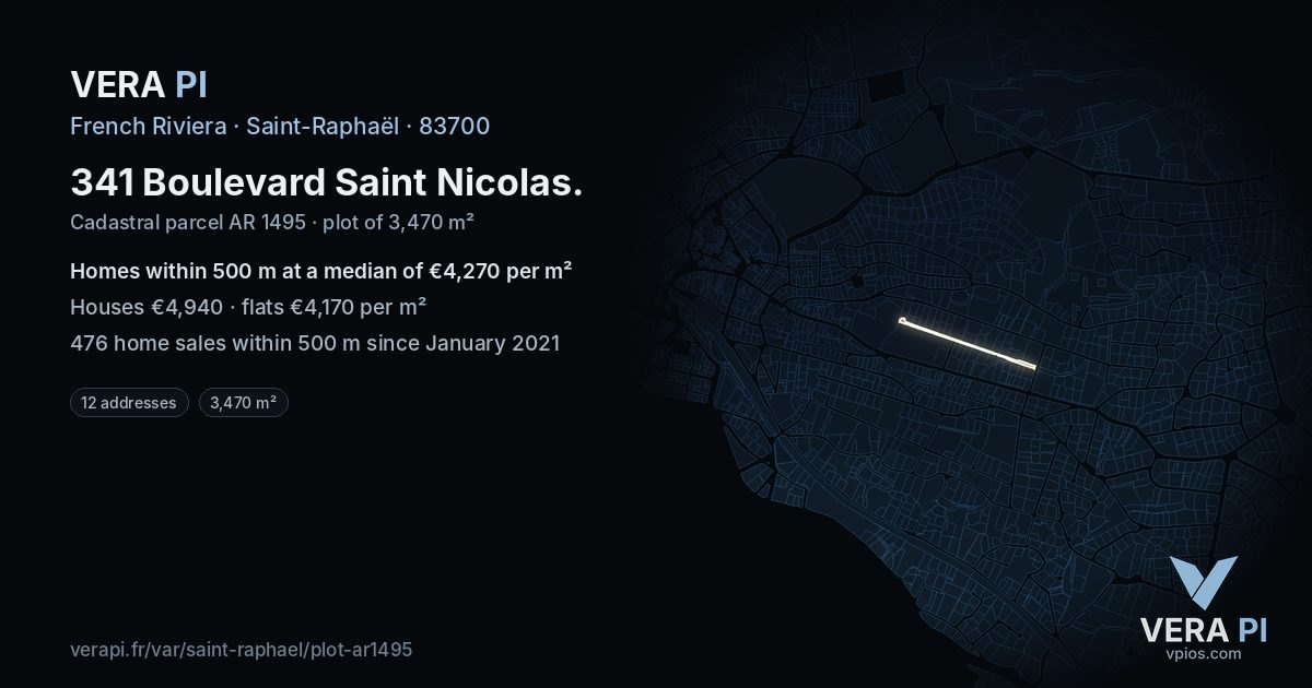 341 Boulevard Saint Nicolas, Saint-Raphaël at night – the plot lit, the parcels around coloured by the prices near them