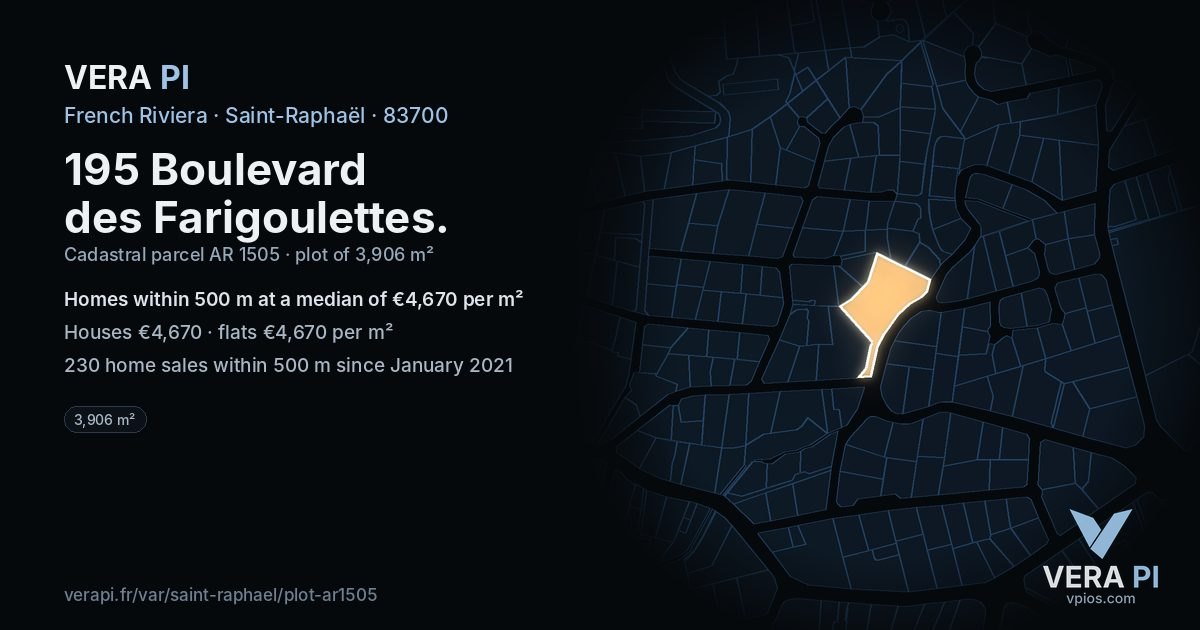 195 Boulevard des Farigoulettes, Saint-Raphaël at night – the plot lit, the parcels around coloured by the prices near them