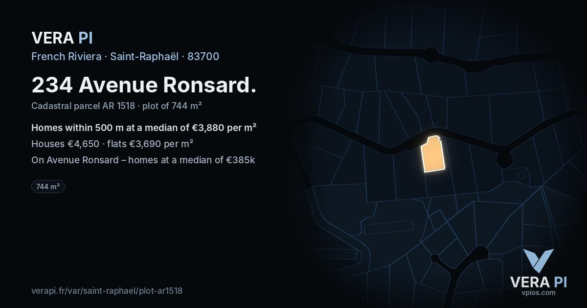 234 Avenue Ronsard, Saint-Raphaël at night – the plot lit, the parcels around coloured by the prices near them