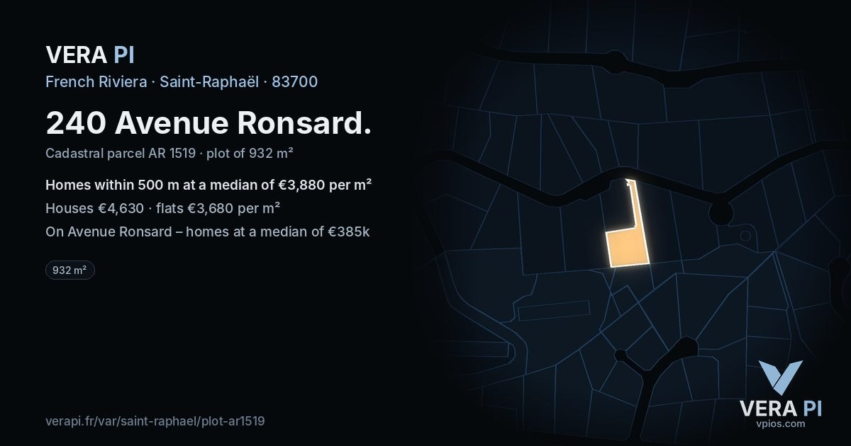240 Avenue Ronsard, Saint-Raphaël at night – the plot lit, the parcels around coloured by the prices near them