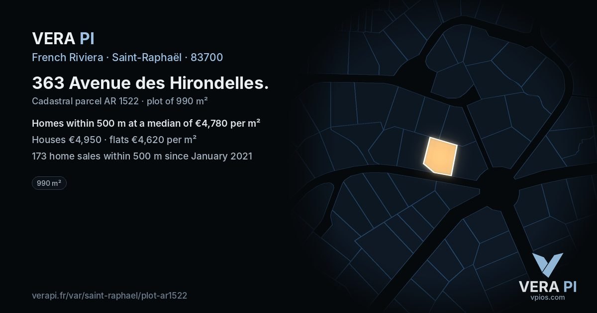 363 Avenue des Hirondelles, Saint-Raphaël at night – the plot lit, the parcels around coloured by the prices near them