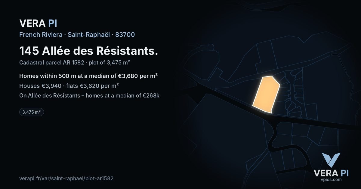 145 Allée des Résistants, Saint-Raphaël at night – the plot lit, the parcels around coloured by the prices near them