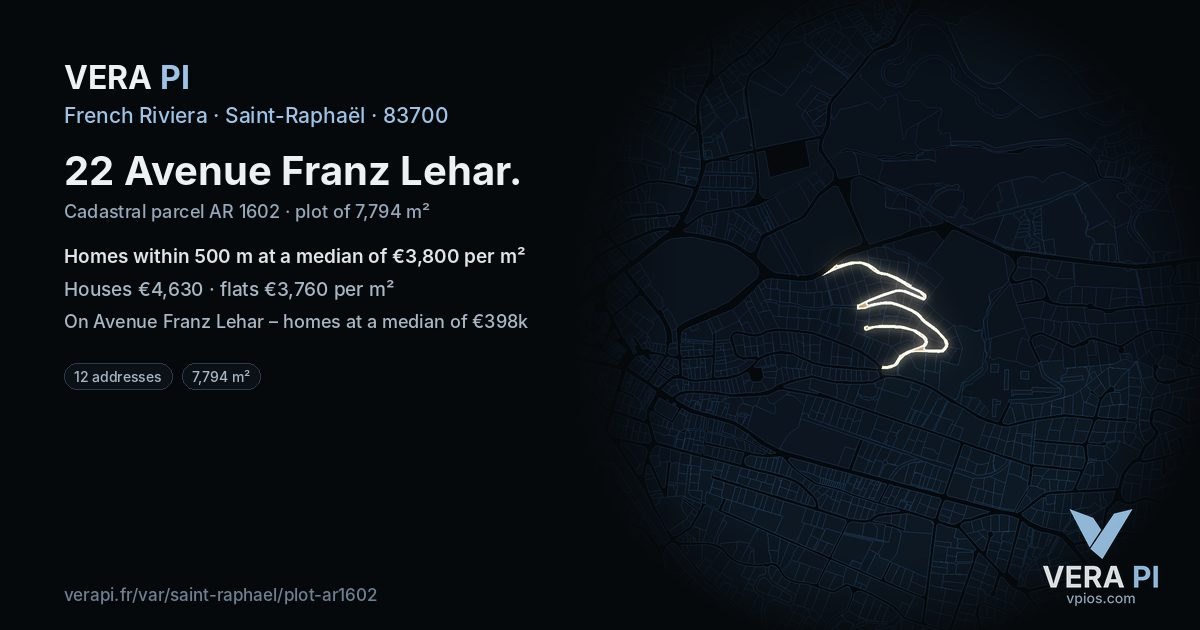 22 Avenue Franz Lehar, Saint-Raphaël at night – the plot lit, the parcels around coloured by the prices near them