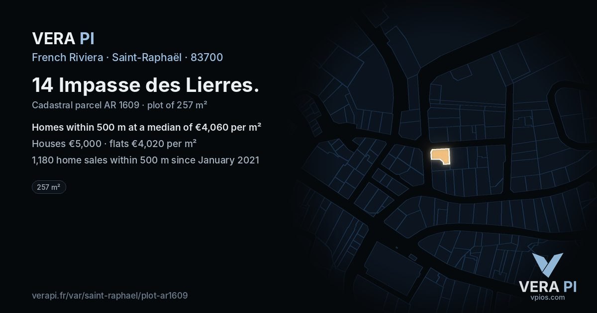 14 Impasse des Lierres, Saint-Raphaël at night – the plot lit, the parcels around coloured by the prices near them