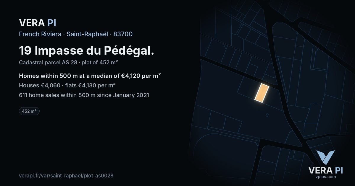 19 Impasse du Pédégal, Saint-Raphaël at night – the plot lit, the parcels around coloured by the prices near them