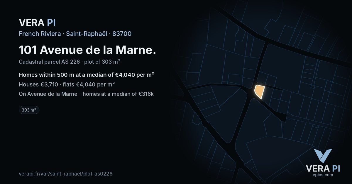 101 Avenue de la Marne, Saint-Raphaël at night – the plot lit, the parcels around coloured by the prices near them