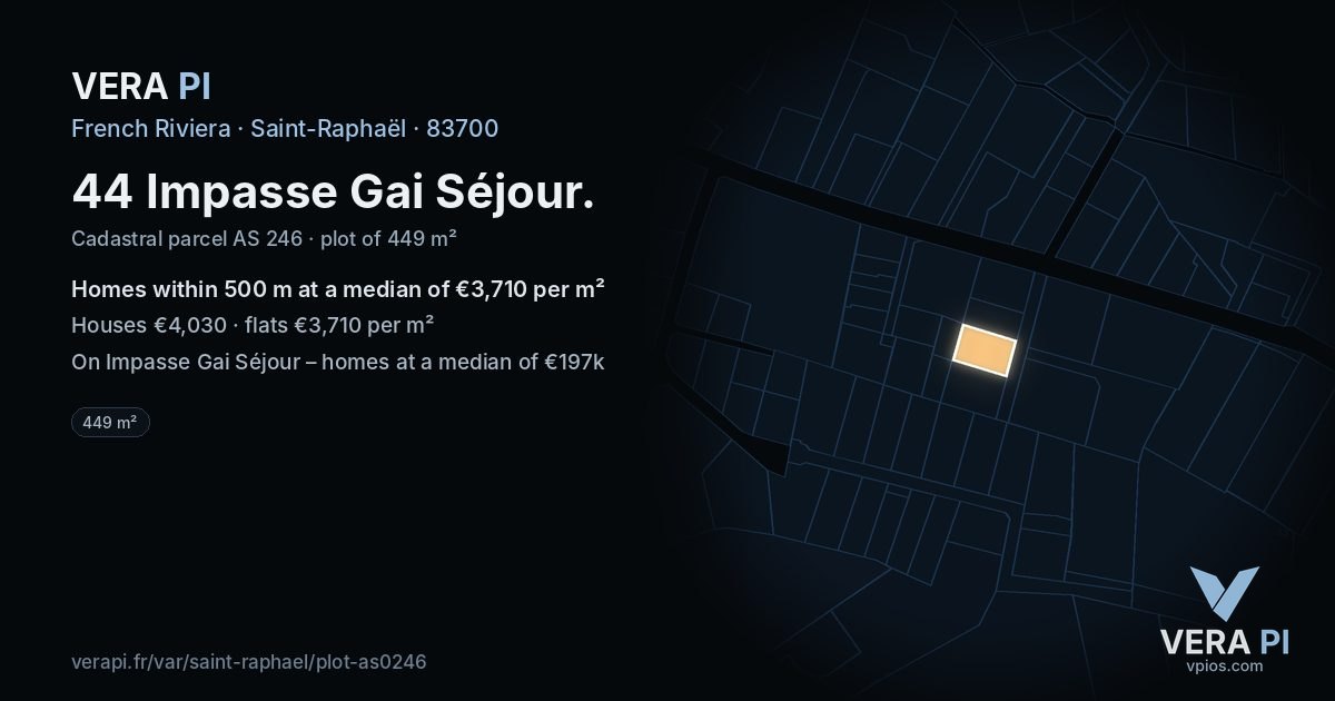 44 Impasse Gai Séjour, Saint-Raphaël at night – the plot lit, the parcels around coloured by the prices near them