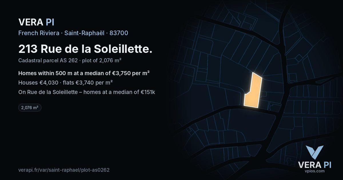 213 Rue de la Soleillette, Saint-Raphaël at night – the plot lit, the parcels around coloured by the prices near them
