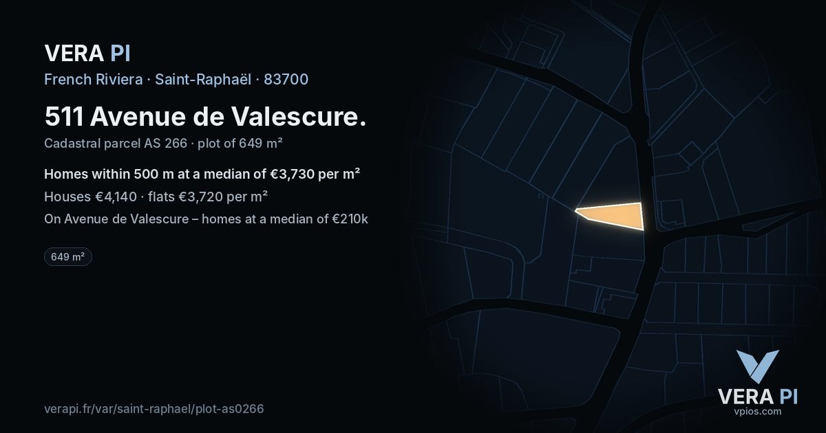 511 Avenue de Valescure, Saint-Raphaël at night – the plot lit, the parcels around coloured by the prices near them
