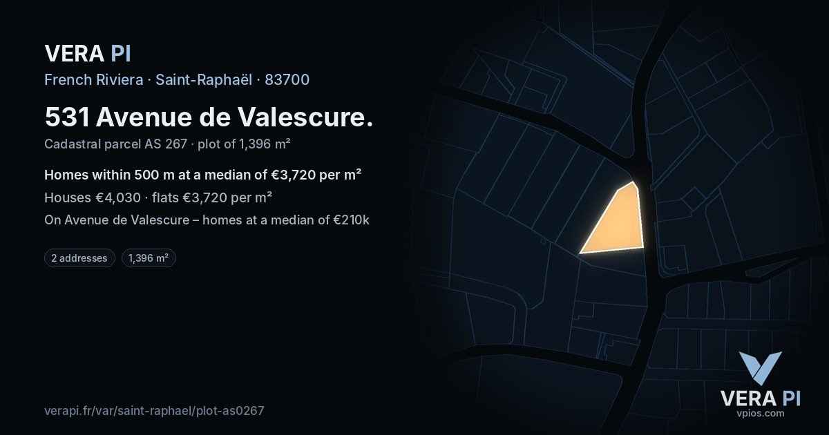 531 Avenue de Valescure, Saint-Raphaël at night – the plot lit, the parcels around coloured by the prices near them