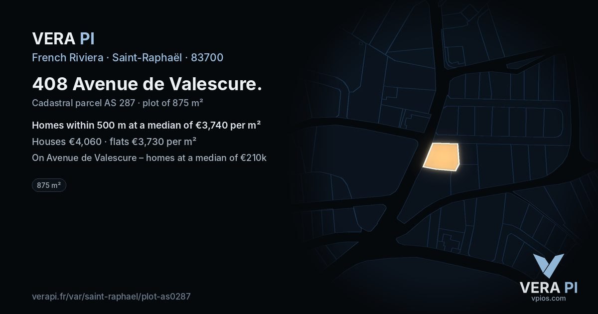 408 Avenue de Valescure, Saint-Raphaël at night – the plot lit, the parcels around coloured by the prices near them